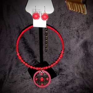 🌼EMBLEMED NECKLACE & EARRING SET